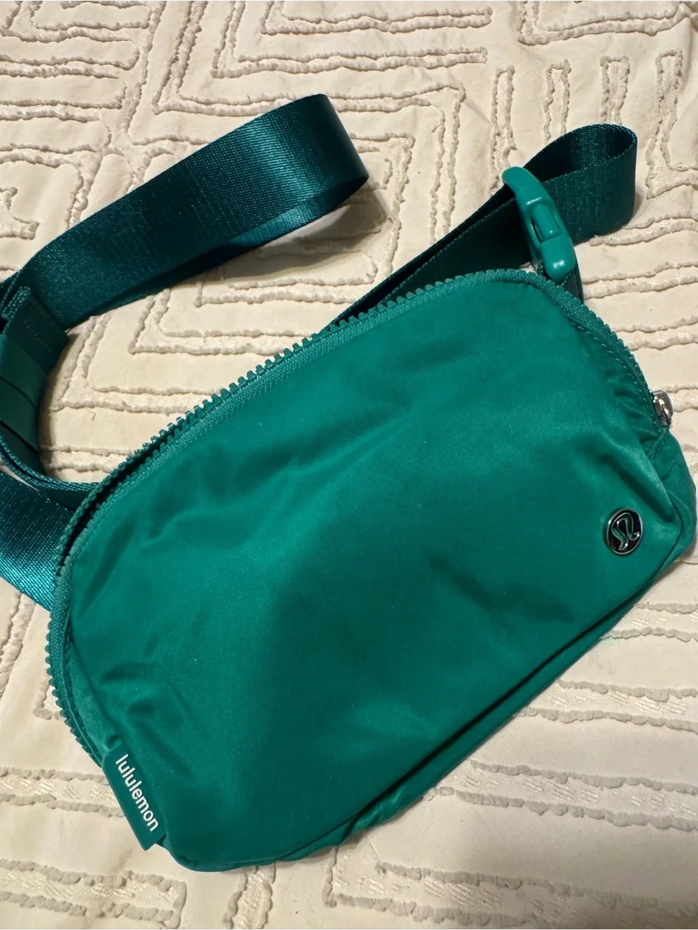 Lululemon Teal Green Crossbody Belt Bag - Picture 1 of 3